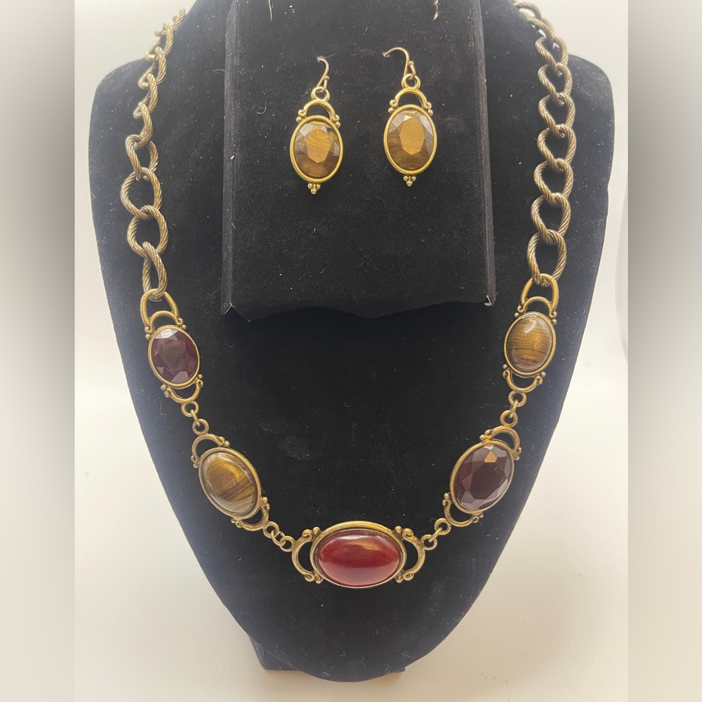 Vintage Avon Berry Mix Collar Necklace & Earnings Set Gold Tone Lucite Cabochons